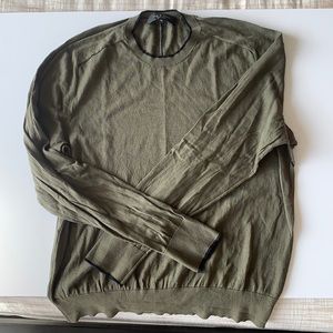 Men’s rag and bone light weight sweater.